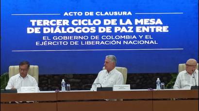 Presidente cubano en firma de Acuerdos de paz