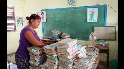 En la primaria Orlando Nodarse del municipio cabecera se comprueba el estado de la base material de estudio para el inicio del curso escolar