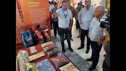 Joaquín Alonso Vázquez, Ministro Presidente del Banco Central recorre el recinto ferial-expositivo Pasacaballo