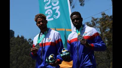 Reidy Cardona y Carlos Ajete, miembros del equipo cubano de remo