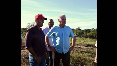 Recorrido del presidente Díaz-Canel por el centro del país