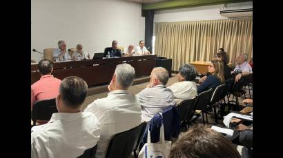 El jefe de Estado cubano participó en el Seminario El desorden de la economía mundial y sus desafíos para el pensamiento crítico de la red de economía mundial