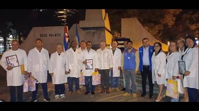 Colaboradores médicos cubanos regresan de Guatemala.jpg