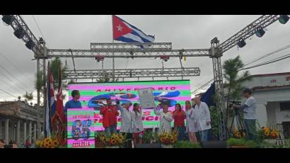 Celebran Aniversario 65 de la Revolución en Pinar del Río