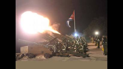 Ceremonia militar por aniversario de la Revolución