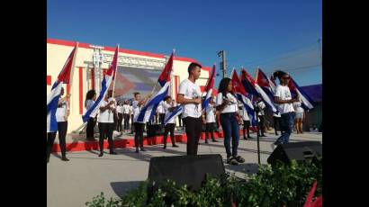 Las banderas en manos