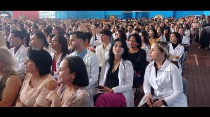 Graduación de estudiantes de medicina y estomatología en la Universidad de Ciencias Médicas de Pinar del Río