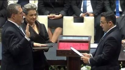 En la madrugada del lunes Bernardo Arévalo tomó posesión como presidente de Guatemala