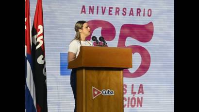 Aylín Álvarez en el acto conmemorativo por el aniversario 65 de la salida de la Caravana de la Libertad