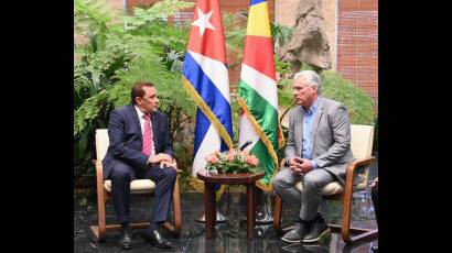 Miguel Díaz-Canel Bermúdez recibe al ministro de Asuntos Exteriores y Turismo de Seychelles