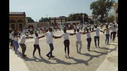 Rueda de casino gigante, por iniciativa del Consejo Nacional de Casas de Cultura y el proyecto internacional Retomando el Son, en Venezuela