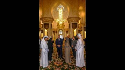 Manuel Marrero Cruz en la Mezquita Sheikh Zayed