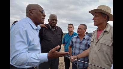 Dirigentes cubanos recorren centros  y obras sociales de Camagüey