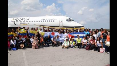 Conexión aérea entre Cuba y Venezuela se establece en Holguín