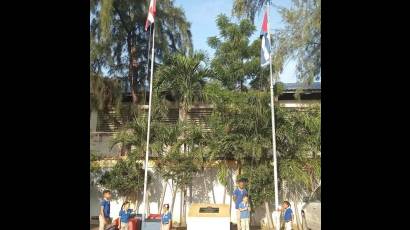 Carlos Alberto Cremata visitó la escuela República de Cuba, en el sector de Villa Consuelo