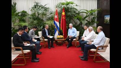 Miguel Díaz-Canel Bermúdez  y Ma Hui