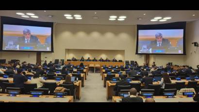 Cuba presenta libro dedicado a retos del G77 y China