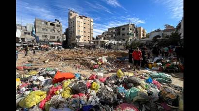 El patio del hospital arrasado por buldoceres militares de israel