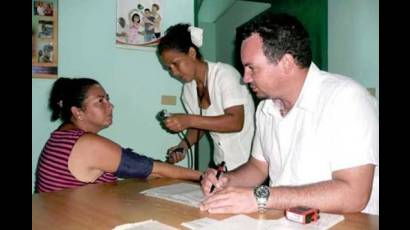 Cuba durante más de sesenta años ha colocado en primer lugar a la Salud Pública, con un sistema gratuito, accesible, e integral