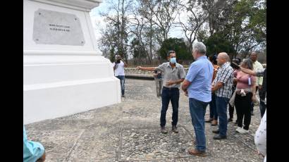 El Presidente de Cuba aprovechó las horas en Jiguaní para visitar el parque monumento Dos Ríos