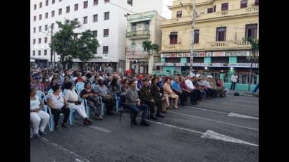 Asiste Presidente Cubano Miguel Díaz -Canel Bermúdez a acto por aniversario 63 del carácter socialista de la Revolución