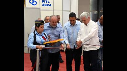 Díaz-Canel en inauguración de II Feria del Transporte