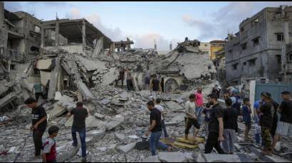 Ciudades como Deir al Balah han recibido ataques aéreos israelíes en meses previos, sufriendo cuantiosos daños humanos y materiales