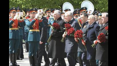 La ofrenda floral ante la Tumba del Soldado Desconocidod