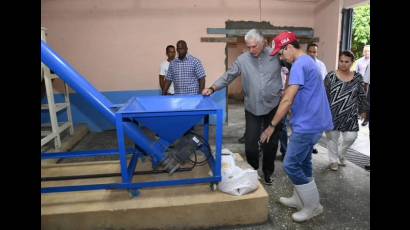 Presidente cubano recorre centros de La Habana