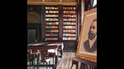Autoridades cubanas felicitan a los bibliotecarios del país
