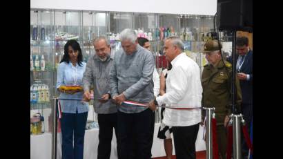 Miguel Díaz Canel Bermúdez inaugurando en Pabexpo.
