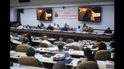 Comienza VIII Pleno del Comité Central del Partido