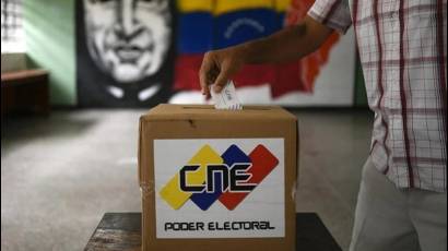 La fiabilidad y transparencia del sistema electoral venezolano.