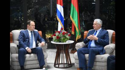 Presidente cubano intercambió con Primer Ministro de Belarús