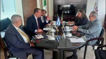 Ministro cubano de Salud intercambia con su homólogo de México