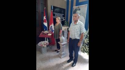 Isdalys Rodríguez, segunda secretaria de la CTC, y Osmar Ramírez, secretario en Matanzas, se unieron a la guardia de honor