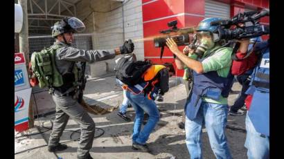 Fuerzas israelíes han detenido a al menos 43 periodistas desde el pasado mes de octubre