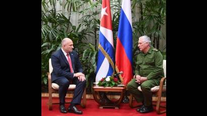 Miguel Díaz-Canel Bermúdez y Alexander Viacheslavovich Kurenkov.