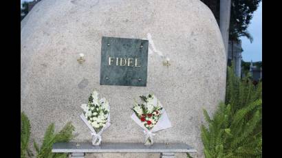 Monolito que atesora las cenizas del Líder de la Revolución Cubana, Fidel Castro Ruz, en el cementerio patrimonial Santa Ifigenia