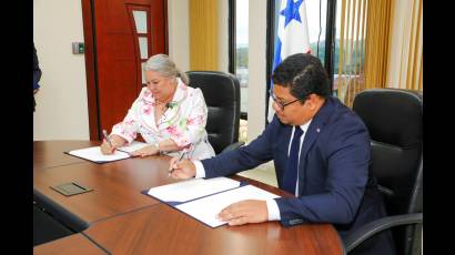 Reanudan Cuba y Panamá programa conjunto de alfabetización