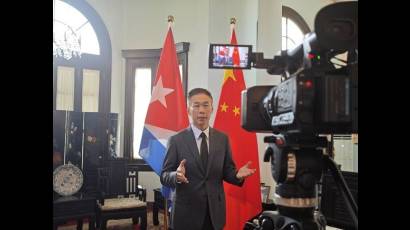 El embajador de China en Cuba, Hua Xin