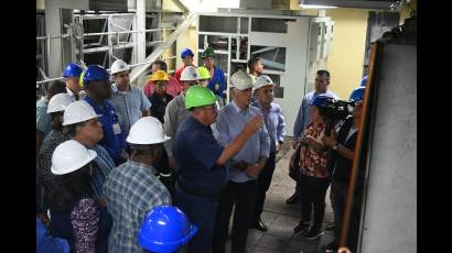 Presidente cubano constata recuperación de unidades eléctricas en Cienfuegos