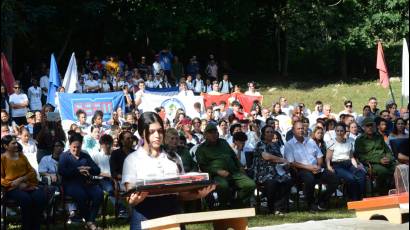 Homenaje a los maestros cubanos
