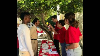 Al encuentro se presentaron 30 estands donde las distintas facultades de la Universidad tuvieron especial protagonismo.
