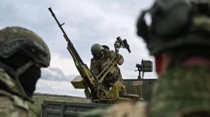 Personal militar ruso de fuego móvil grupo fuerzas Sur