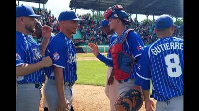 Los Leones de Industriales se colocaron a un triunfo de conquistar el título de la IV Liga Élite