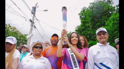 La antorcha de los Juegos Centroamericanos y del Caribe de Santo Domingo ha recorrido ciudades que hermanan a República Dominicana y Cuba por la historia. Foto. Proceso.com.do
