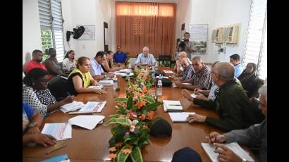 Recorre presidente Díaz-Canel municipios de San Miguel del Padrón y Diez de Octubre.