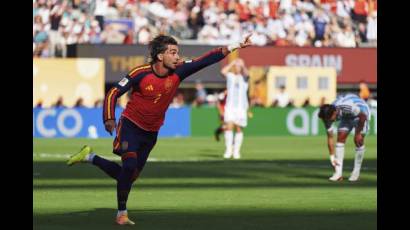 España se impone a Argentina con un gol de Ferran Torres en la prórroga (1-0) y se proclama campeona del mundo.