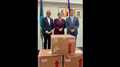 Bahamas dona a Cuba medicamentos para niños con cáncer